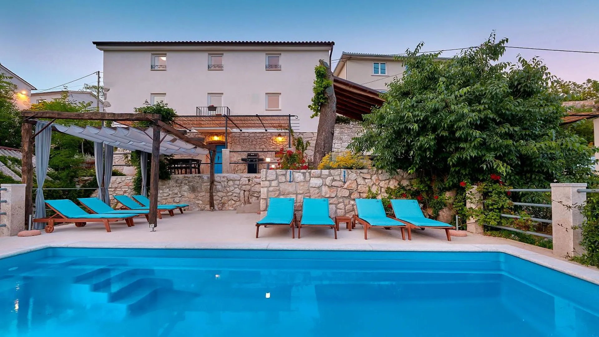 Villa Eugenia contacts